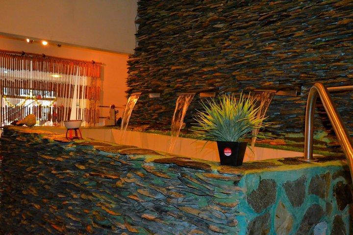 Casa Morales Hotel Internacional Y Centro De Convenciones Ibagué Zewnętrze zdjęcie Fountain at the entrance of the hotel