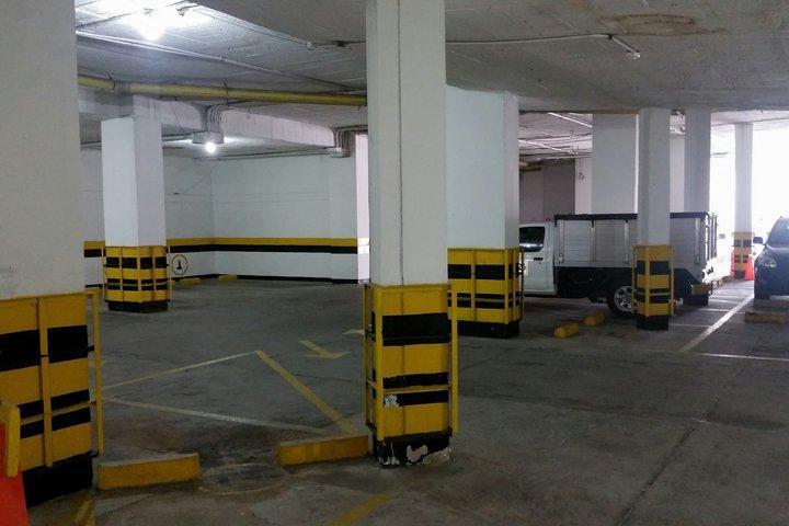 Casa Morales Hotel Internacional Y Centro De Convenciones Ibagué Zewnętrze zdjęcie The car park at the station