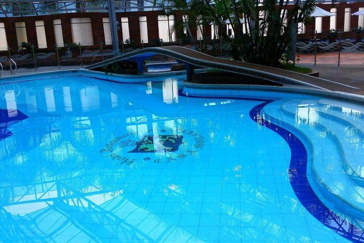 Casa Morales Hotel Internacional Y Centro De Convenciones Ibagué Zewnętrze zdjęcie Swimming pool at the hotel