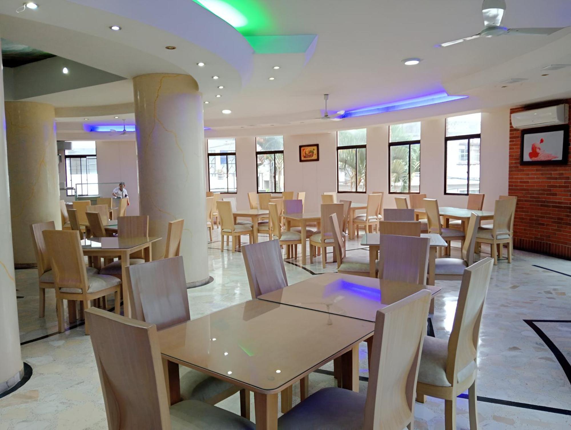 Casa Morales Hotel Internacional Y Centro De Convenciones Ibagué Zewnętrze zdjęcie The dining hall