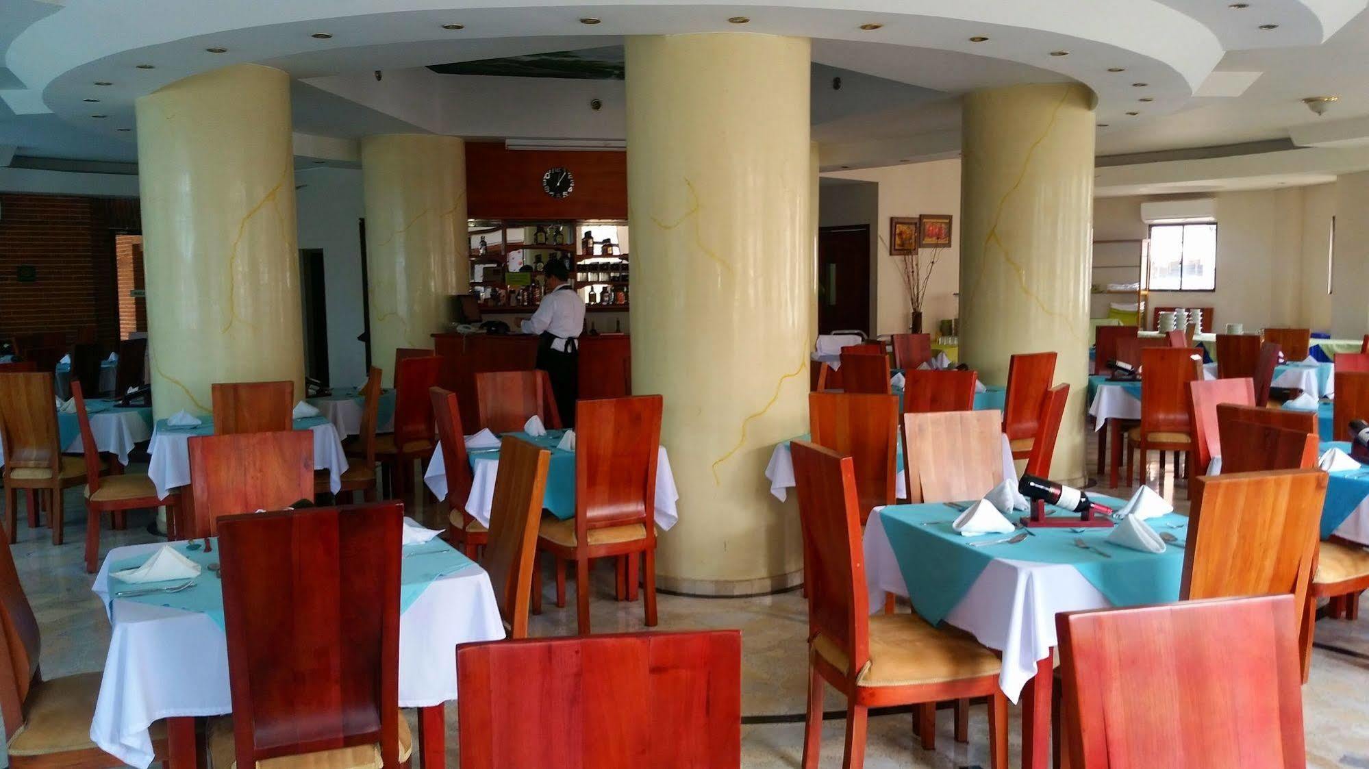 Casa Morales Hotel Internacional Y Centro De Convenciones Ibagué Zewnętrze zdjęcie The restaurant
